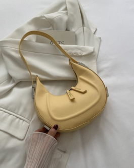 Half-circle underarm bag