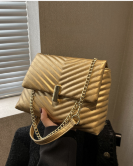 Fashionable diamond chain bag